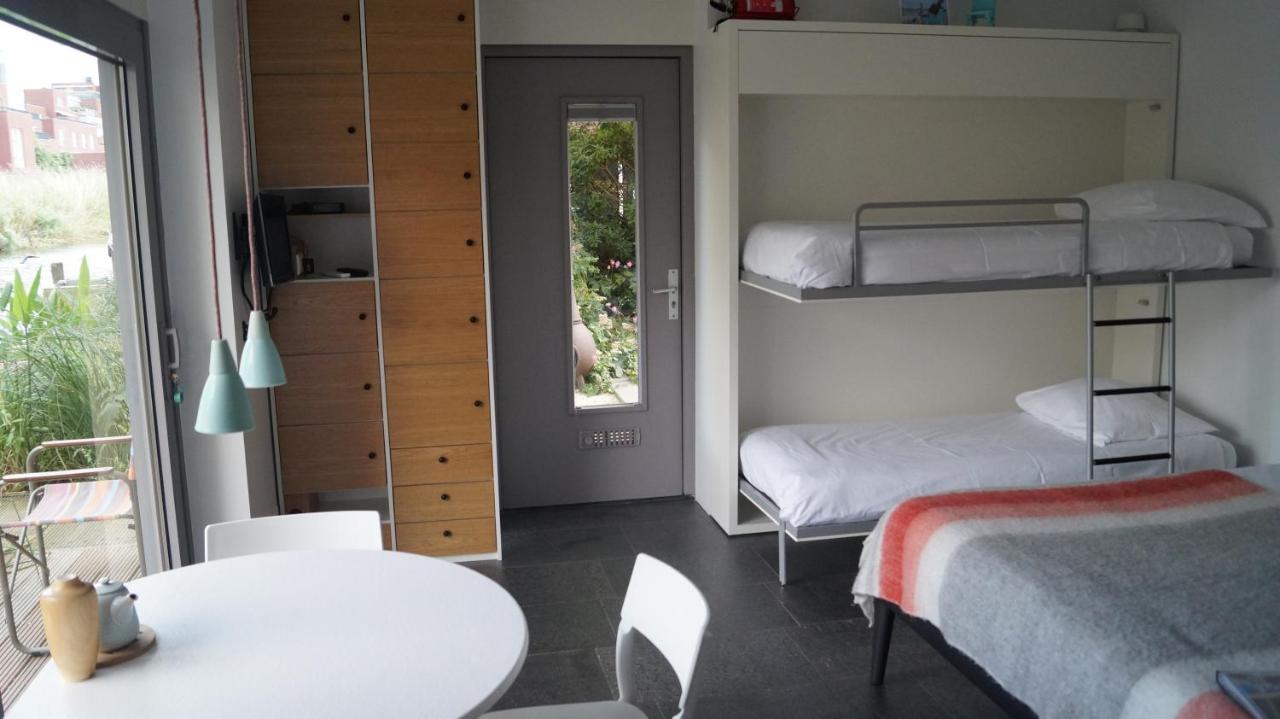 Room With A Few Amsterdam Exterior foto