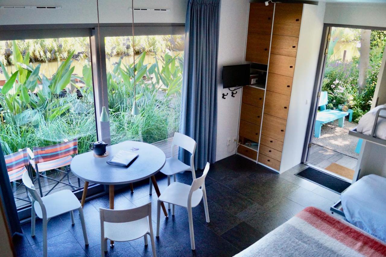 Room With A Few Amsterdam Exterior foto