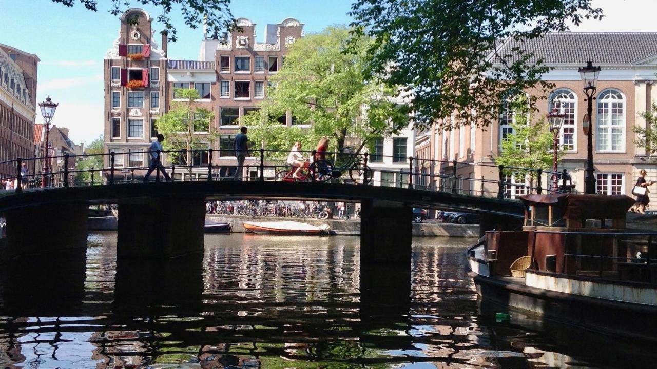 Room With A Few Amsterdam Exterior foto