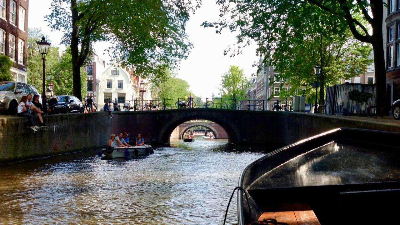 Room With A Few Amsterdam Exterior foto